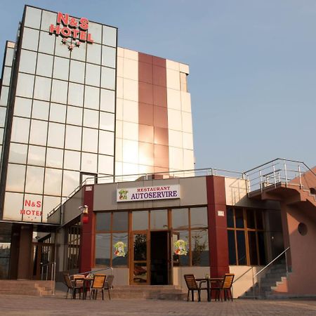 N&S Hotel Barlad Bîrlad Kültér fotó