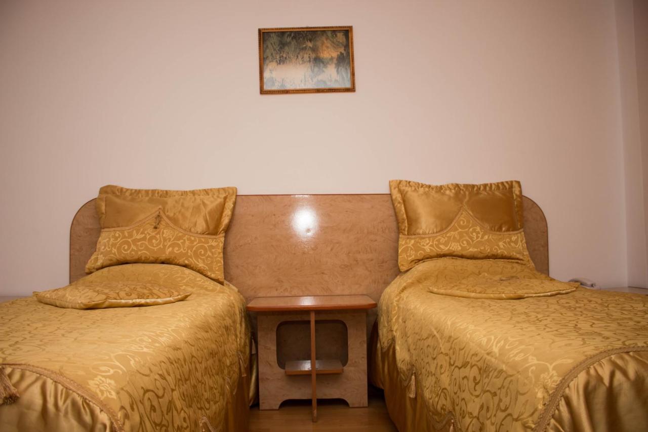 N&S Hotel Barlad Bîrlad Kültér fotó