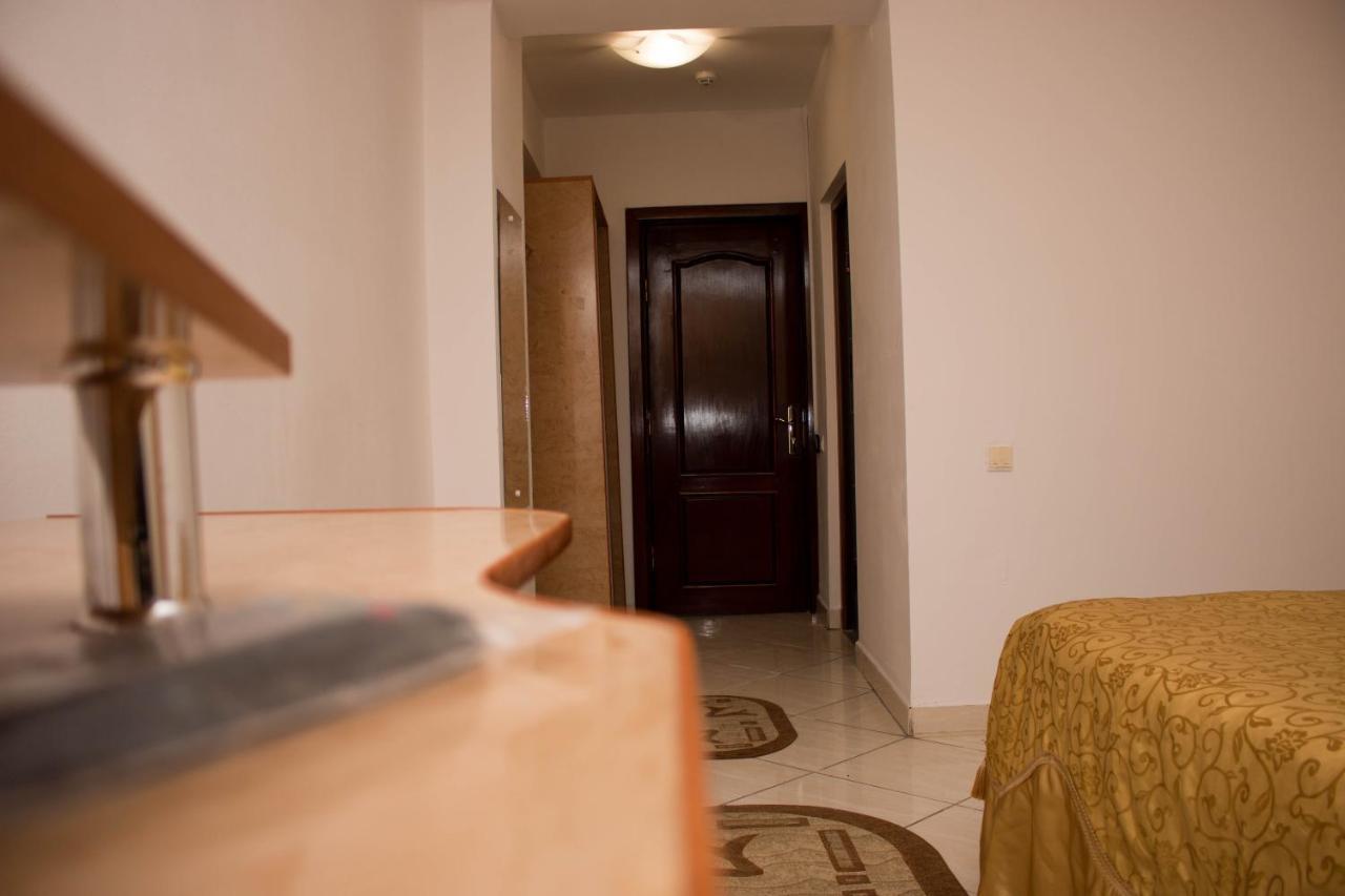 N&S Hotel Barlad Bîrlad Kültér fotó